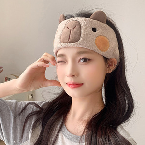 HUIYI Bandeau de mode pour femme en peluche Capybara et velours corail, absorbant et à séchage rapide, pour le lavage du visage et le démaquillage, 8*24CM - Product Image 6