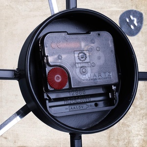 Đồng Hồ Treo Tường Mặt Mở Chữ Số La Mã Cắt Ra Bằng Kim Loại Kiểu Bộ Xương 20 Inch 50Cm - Product Image 3