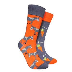 Calcetines Personalizados con Logotipo de Personajes de Dibujos Animados, Estilo Europeo Americano, Calcetines Largos Transpirables para Parejas - Product Image 1