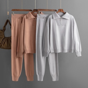 Nuovo Completo Invernale da Donna: Maglione Casual con Mezza Zip e Risvolto, Pantaloni Intrecciati, Set Due Pezzi - Product Image 1