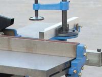 Raboteuse-Dégauchisseuse Polyvalente 443A – Machine à Scier Multi-Usages Populaire avec Table de Poussée et Moteur