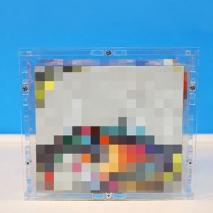 Caja de exhibición de acrílico transparente con logotipo personalizado, fabricada en Guangdong, para exhibición de obras de arte, fotos y decoración. - Product Image 2