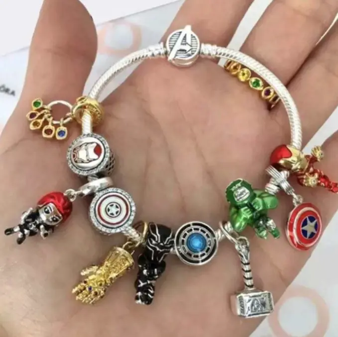 Bracelet à breloques des avengers marvel, 1 pièce, offre spéciale, nouvelle collection 2022