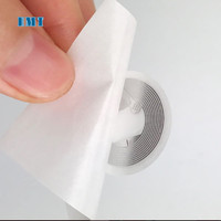 Petit autocollant d'incrustation humide NFC 13.56 14443A 213 MHz personnalisé avec étiquette d'autocollant NFC codée par application/site Web/QR