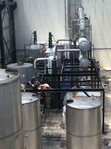 Máquina de Refinación de Aceite de Motor Diésel para Reciclaje de Aceite Usado TONGRUI <span class=keywords><strong>con</strong></span> <span class=keywords><strong>Flujo</strong></span> de 500-30000L/D - Product Image 5