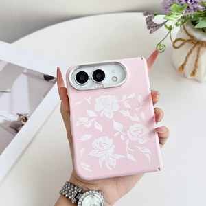 เคสโทรศัพท์ซิลิโคนเหลวแบบแม่เหล็ก S141 ลายดอกไม้ พร้อมกรอบเลนส์ประดับเพชร สำหรับ iPhone Duo - Product Image 1