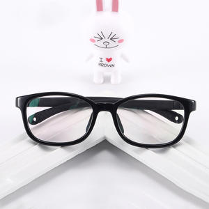 กรอบแว่นตาทรงสี่เหลี่ยมเรียบง่ายทันสมัย ​​สำหรับทุกเพศ ขนาดกลาง ความกว้างกรอบปานกลาง เลนส์เรซิ่น ขอบเต็ม ผลิตที่ตานหยาง รุ่น 9018 - Product Image 1