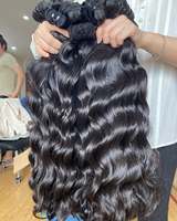 Cabello Natural Ondulado, Cabello Rizado Natural, Cabello Birmano Natural, Cabello Vietnamita 100% Natural, Cabello Camboyano Natural, Cabello Indio Natural a Precio de Fábrica