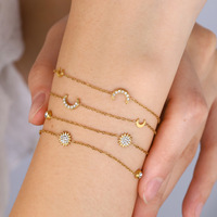 Bracelet en acier inoxydable plaqué or 18 carats avec soleil, lune et zircon cubique pour femme, chaîne fine délicate, style céleste, vente en gros OEM