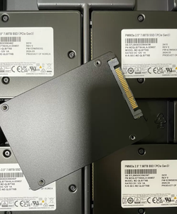 PM983A 7.68TB NVME PCIE GEN3 U.2 2.5IN Solid State Drive Baru - Hard Drive Internal - Product Image 3