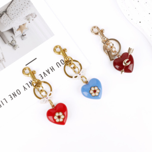 High Quality 3D Heart Shaped Crystal Keychain love Metal Keychain Suitable for Women's Bag Pendant Creative Bag Charms