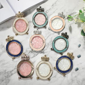 Nouveau Coffret Rétro de Manucure : Ciseaux, Palette de Couleurs pour Ongles, Bracelet et Présentoir à Ongles – Accessoires de Photographie - Product Image 2