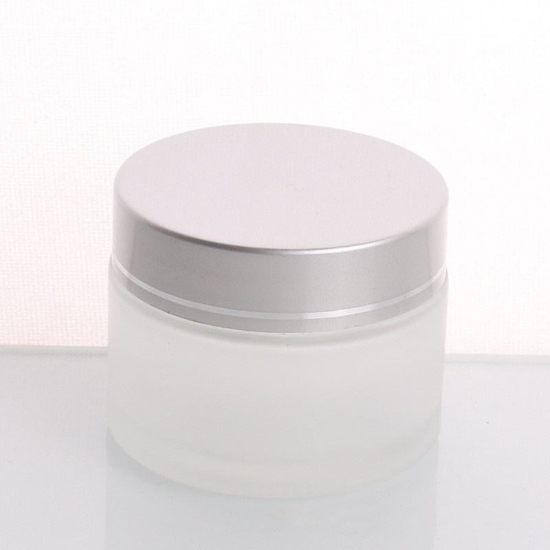 โถพร้อมฝาเงิน