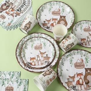 Ensemble <span class=keywords><strong>de</strong></span> <span class=keywords><strong>vaisselle</strong></span> <span class=keywords><strong>jetable</strong></span> sur le thème des <span class=keywords><strong>animaux</strong></span> <span class=keywords><strong>de</strong></span> <span class=keywords><strong>la</strong></span> forêt moderne pour les fêtes d'anniversaire et <span class=keywords><strong>de</strong></span> vacances - Product Image 1