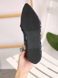 Nouvelle arrivée de pompes à robe supérieure en dentelle en vente! 6cm d'épaisseur talon bouton fermeture doublure en cuir semelle intérieure en caoutchouc été hiver mariages - Product Image 4