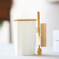 Coffret cadeau Ensemble de tasses à café en porcelaine Tasse en céramique Poignée en bois Couvercle en bois et cuillère en métal Capacité 400ml Ensemble de tasses en céramique