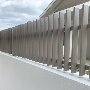 Clôture verticale en aluminium à lattes, revêtement poudré, écran d'intimité, clôture moderne en aluminium à lames <span class=keywords><strong>pour</strong></span> la clôture de la cour avant de la villa - Product Image 4