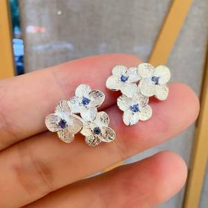 Pendientes de Bola Azul con Diamantes Bordados en Plata de Ley S925, Lujosos y Finos, Diseño Nuevo y Exquisito de Alta Gama - Product Image 4