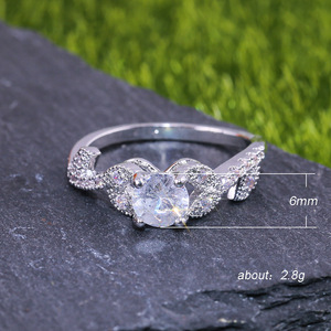Anello a Foglia d'Uva per Donne, Gioielli di Moda Scintillanti Ispirati alla Natura - Product Image 5