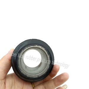 Chất lượng cao 36*65*68 phần OEM 0511393030 0203133500 equalizling cao su Bush febi Phụ tùng xe tải lÁ mùa xuân ỐNg Lót - Product Image 3