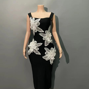 <span class=keywords><strong>Abito</strong></span> <span class=keywords><strong>Lungo</strong></span> Elegante <span class=keywords><strong>Monospalla</strong></span> <span class=keywords><strong>Nero</strong></span> con Fiori 3D Bianchi, Ultima Moda 2026, Nuovo e di Tendenza - Product Image 1