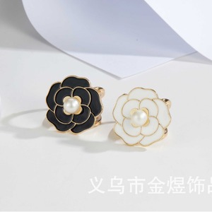 Flower <b>Ring</b> Black White Pearl Inlay Women's Fashion Jewelry Gift Accessory - Product Image 4
