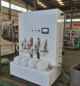 Remplisseuses <span class=keywords><strong>de</strong></span> bouteilles en plastique corrosives acides semi-automatiques pour détergent liquide chimique <span class=keywords><strong>de</strong></span> blanchiment pour bouteilles en plastique - Product Image 2