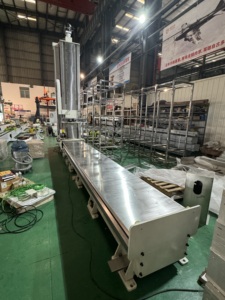 Robot de Tres Ejes con Rango de Trabajo de 100x3x10m, Carga Lateral de hasta 200kg, 380V/220V para Logística y Almacenamiento Eficiente - Product Image 1