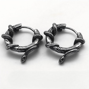 Pendientes de Titanio Estilo Punk Rock para Hombre y Mujer, Diseño Retro de Serpiente Enredada, Joyería de Moda Masculina - Product Image 3