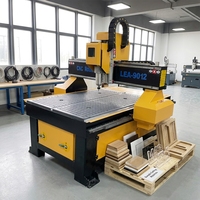 Machine de découpe et de gravure CNC à tête unique pour la signalétique publicitaire et les panneaux d'affichage, personnalisable en taille, Jinan