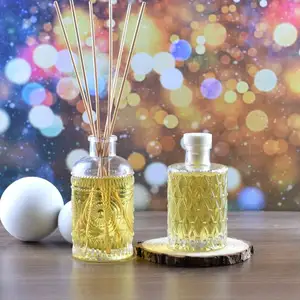 Wholesale Luxury Embossed Pattern Fragrance Glass Diffuser Bottle Home Decor Perfume Reed Diffuser Bottle