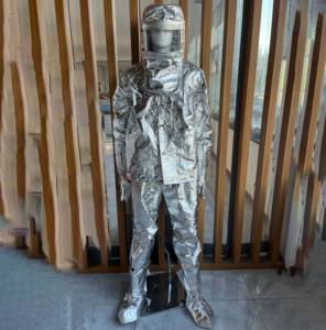 Combinaison de travail anti-chaleur radiante, en aluminium composite de qualité 1000 Centi, isolation thermique, ignifuge, résistant aux hautes températures - Product Image 1