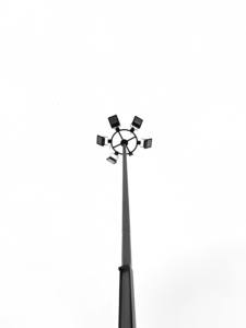 Usine en gros 15m 20m 25m 30m 40M haut mât poteaux <span class=keywords><strong>carrefour</strong></span> haut mât télescopique éclairage poteau système de levage pour l'aéroport - Product Image 4