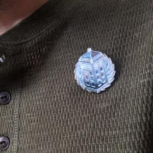 Vente en gros de pin's en émail personnalisés <span class=keywords><strong>Doctor</strong></span> <span class=keywords><strong>Who</strong></span> TARDIS, pin's de revers qui brillent dans le noir, pin's de collection - Product Image 3