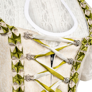 Elegante Vestido Dirndl Verde con Falda de Satén Bordada y Corsé con Cordones, Traje Folclórico Tradicional para Fiestas y Celebraciones - Product Image 6