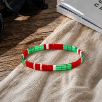 Bracelet Perlé Rouge Vert Blanc avec Perles Géométriques en Verre – Style Décontracté et Sportif, Unisexe, Idéal comme Cadeau, Bijou Accessoire pour le Quotidien