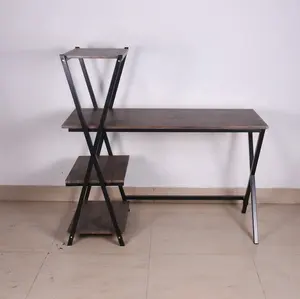 Desenho de madeira da mesa de escritório com impressora para laboratório de computadores