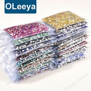 Oleeya 14400 pièces Vente en gros usine 2028 Strass non thermocollants en verre à dos plat en vrac - Product Image 1