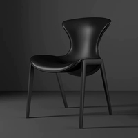 Chaise de salle à manger sculpturale moderne |   Selle en cuir PU de style Hourglass avec pieds en acier carbone |   Ergonomique Durable Artistique