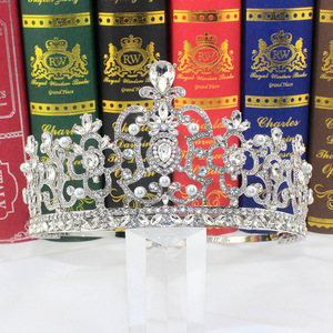 Couronne élégante vintage ronde en strass et perles, réglable, pour concours de beauté - Product Image 4
