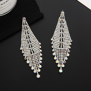 Boucles d'oreilles pendantes longues à pampilles en strass, tendance et très prisées, plaquées or pour femmes, vente en gros directe des fabricants - Product Image 3