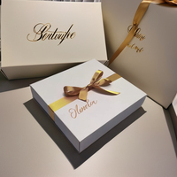 Boîtes d'expédition de fleurs en carton avec nœud papillon rose personnalisable Base de couvercle en deux pièces pour anniversaire Caractéristiques d'expédition de plantes en relief