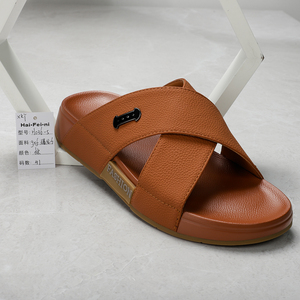 Sandales plates classiques de luxe pour hommes, fabriquées en Guangdong, avec plateforme rehaussante, design nouveau et confortable, produit le plus vendu - Product Image 1
