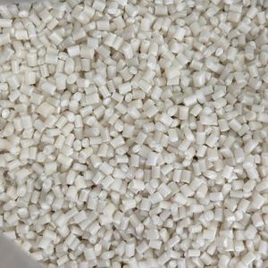 Granulés de plastique PET en gros à bas prix, résine PET de qualité bouteille, copeaux PET - Product Image 2