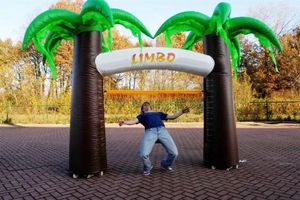 Juego de Limbo Inflable con Forma de Palmera, Arco con Escala de Altura Impresa con la Palabra Limbo, Barra de Limbo Ajustable, Juego Inflable Tropical - Product Image 3