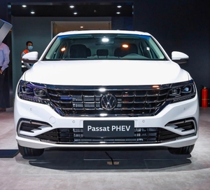 Cina a buon mercato 2023 Auto Vw Passat Phev berlina nuova Auto elettrica ibrida di medie dimensioni nuova energia autovetture per <span class=keywords><strong>volkswagen</strong></span> - Product Image 1