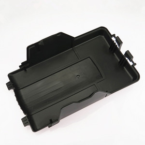 1KD915443 1KD 915 443 Cubierta de Protección Contra el Polvo <span class=keywords><strong>para</strong></span> la Caja de la Batería del Motor 1.8T <span class=keywords><strong>para</strong></span> <span class=keywords><strong>Volkswagen</strong></span> Passat B6 Golf MK5 MK6 <span class=keywords><strong>Tiguan</strong></span> - Product Image 4