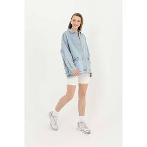 Chaqueta Vaquera Azul Claro de la Marca Soul para Mujer, con Detalle en la Cintura, Estilo Clásico, Corte Moderno, Prenda Exterior Versátil para Todas las Temporadas - Product Image 3