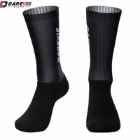 DAREVIE Athletic Aero Chaussettes Vélo Vélo Chaussettes Sublimation Cyclisme Chaussettes En Gros Personnalisé 4 Couleurs D'été Carton Tricoté