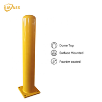 Borne de sécurité KAVASS robuste à dôme, montée en surface, en acier thermolaqué jaune, avec base carrée pour trafic commercial